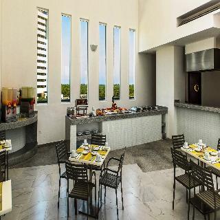 Krystal Urban Cancun & Beach Club Екстериор снимка