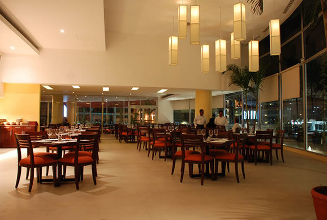 Krystal Urban Cancun & Beach Club Екстериор снимка
